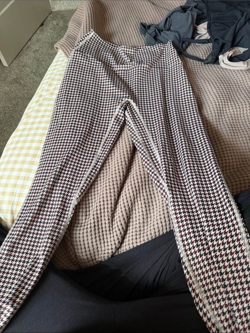 Abercrombie and Fitch  Houndstooth Pull-On Stretch Skirt - Black & White